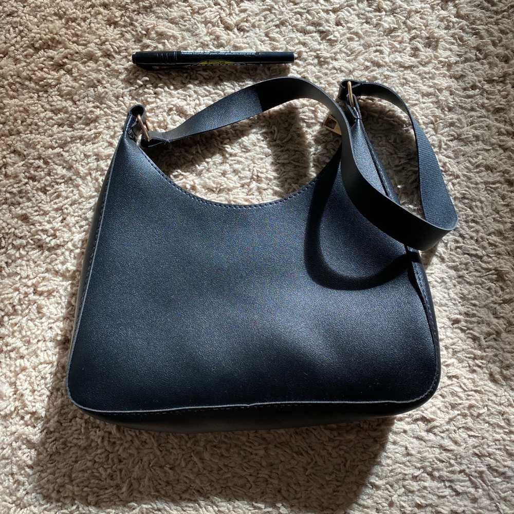 Classic black synthetic leather shoulder bag